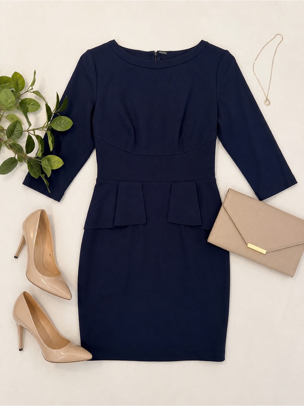 Elie Tahari Navy Sheath Dress Peplum 3/4 Sleeve Stretch Work Office Size 6